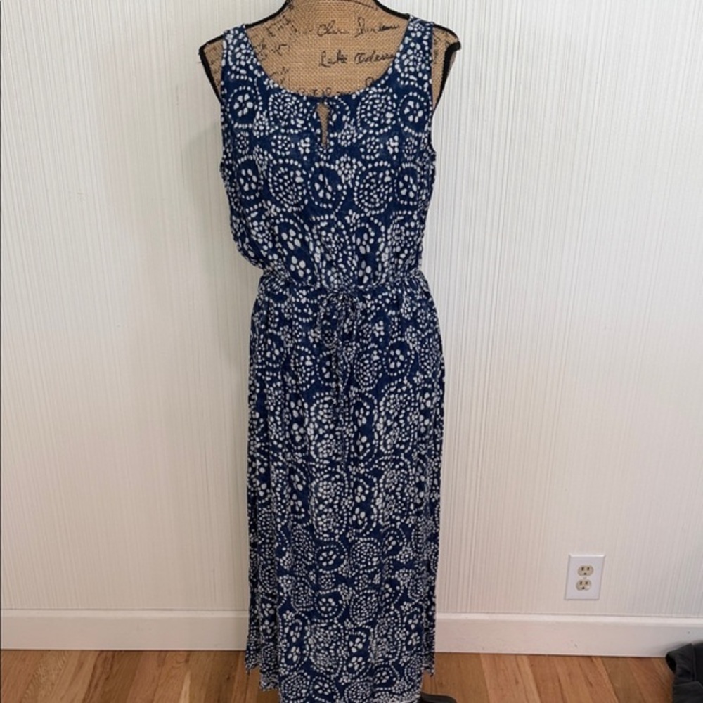 Two by Vince Camuto Navy and White Printed Sleeveless Maxi Dress